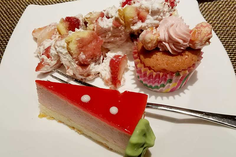 マーブルラウンジでスイーツ