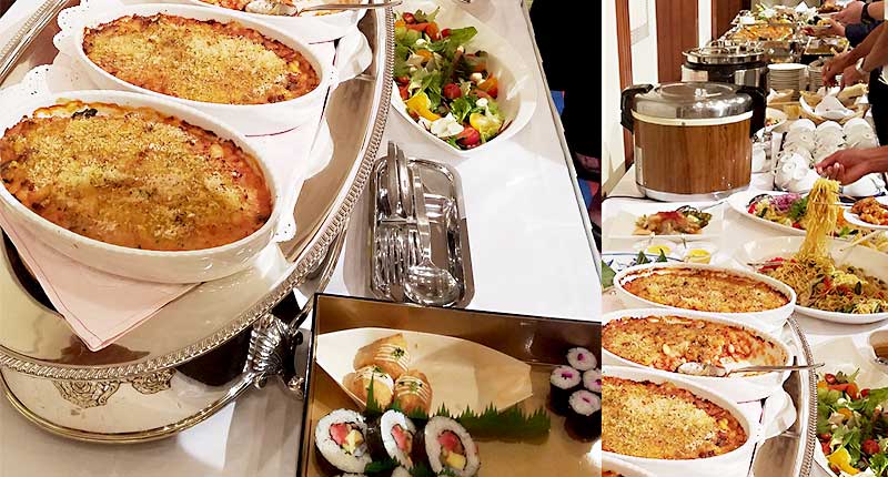 パーティーでビュッフェ形式！