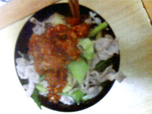 チリソースもどき丼