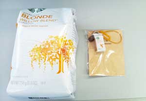 スタバコーヒーとキーヒルダー