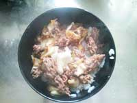 ひき肉チーズ丼