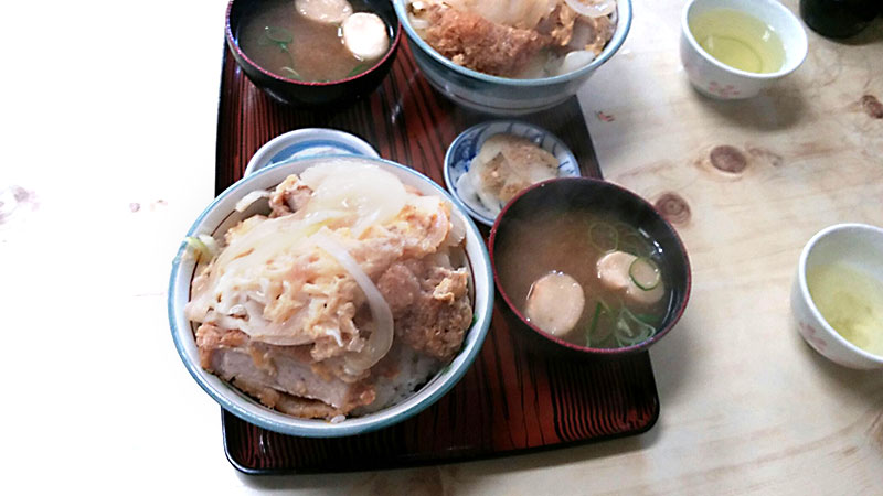 昼飯のカツ丼