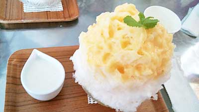 かき氷、ミックスフルーツと「練乳