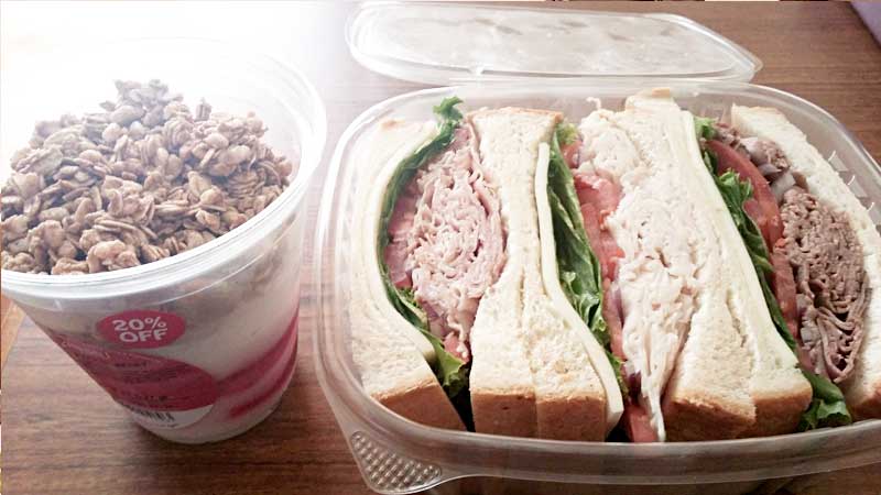 昼飯、ホテルにて