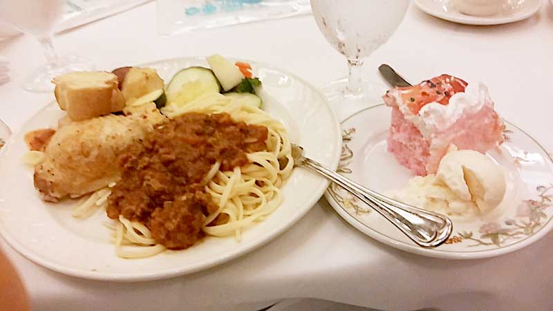 昼飯はウェルカムパーティー