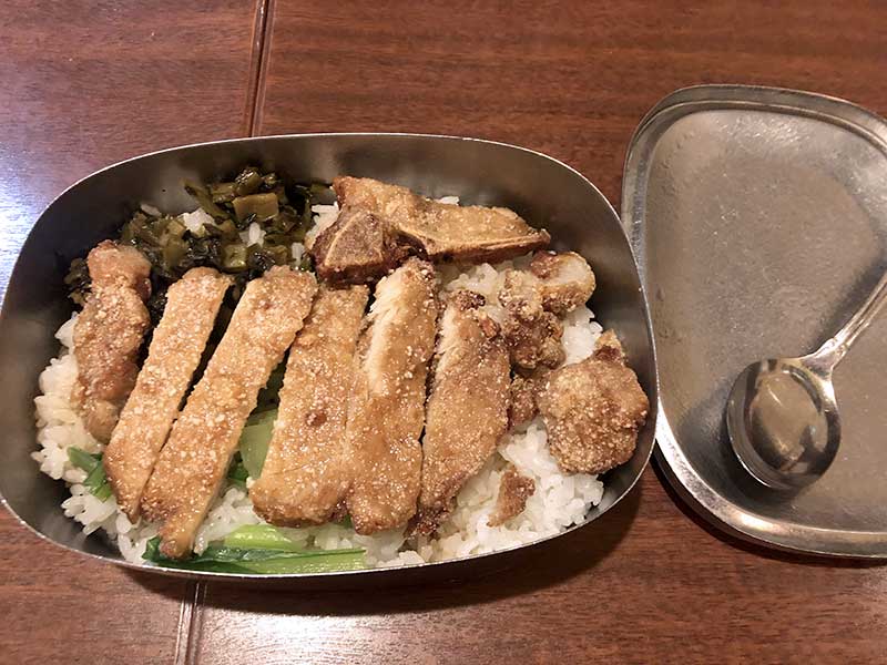 中華街で昼飯